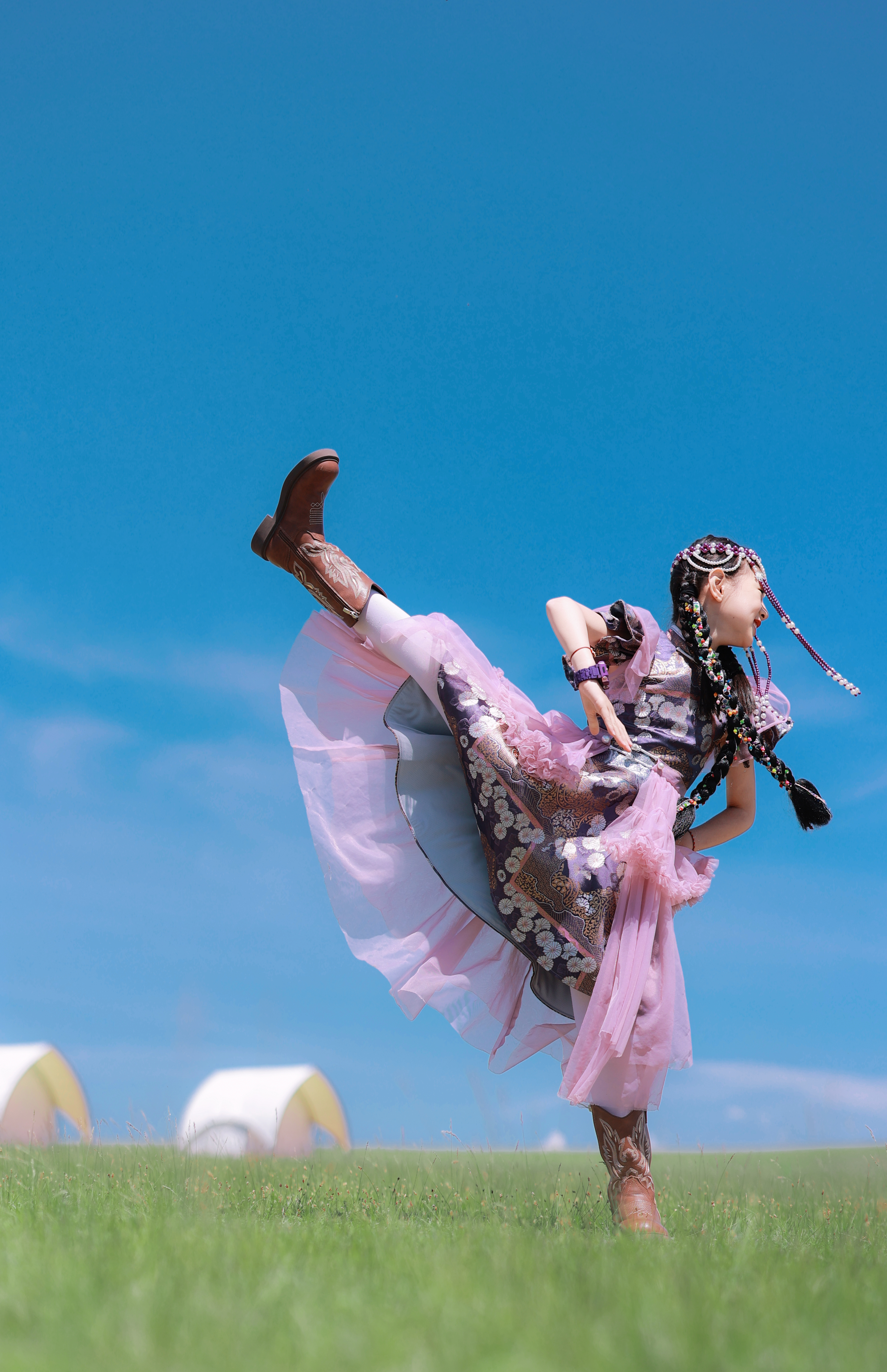 草原上的飞踢 - 呼籁营地旅拍